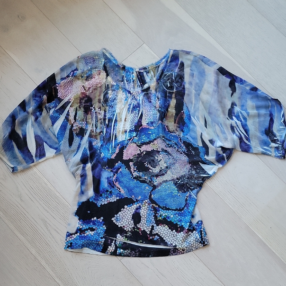 Chic Women's Blouse with Blue and Black Pattern